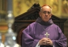 Jorge Bergoglio es acusado de no haber ayudado a dos sacerdotes durante la dictadura.